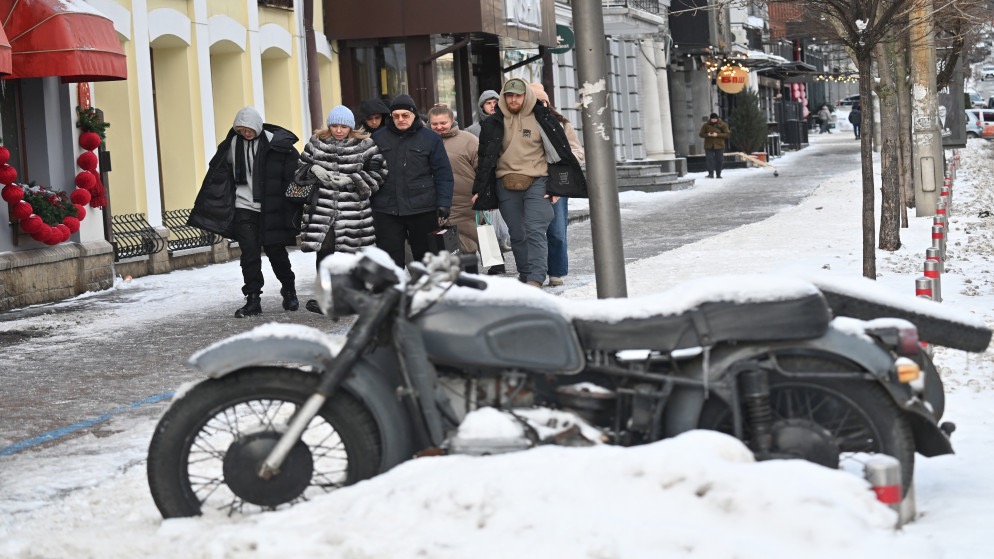 أكثر من ألف مبنى بلا تدفئة بعد هجوم روسي في كييف