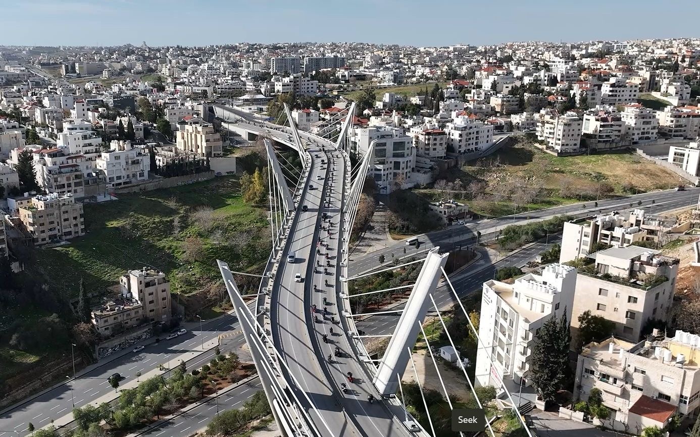 (بالفيديو) مسيرة ضخمة انطلقت من الشركة وجابت شوارع عمّان.. زين تحتفي بالعيد الرابع والستين لميلاد جلالة الملك