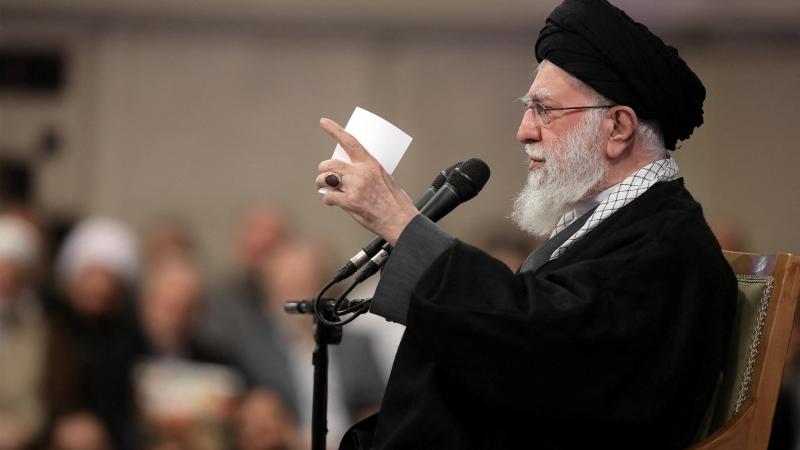 خامنئي يؤكد حق المتظاهرين الاقتصادي في إيران