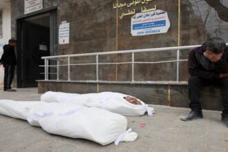 استشهاد فلسطينيين وإصابة طفلة برصاص الاحتلال في غزة