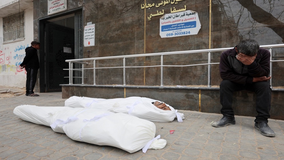 استشهاد فلسطينيين وإصابة طفلة برصاص الاحتلال في غزة