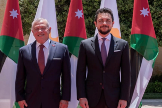 ولي العهد يهنئ الملك بعيد ميلاده "فيديو"