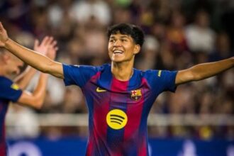 إنريكي يلتزم الصمت بشأن اهتمام باريس سان جيرمان بموهبة برشلونة