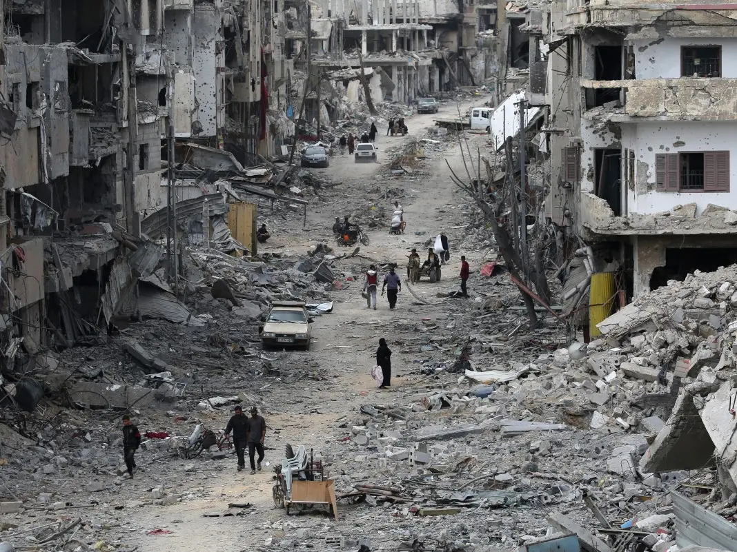 صورة حول : إصابة 6 فلسطينيين بقصف إسرائيلي في خان يونس إصابة 6 فلسطينيين بقصف إسرائيلي في خان يونس