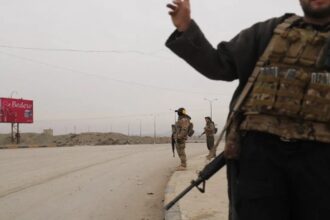 الجيش السوري يستعد لفتح ممرين إنسانيين ويمدد وقف إطلاق النار 15 يوماً