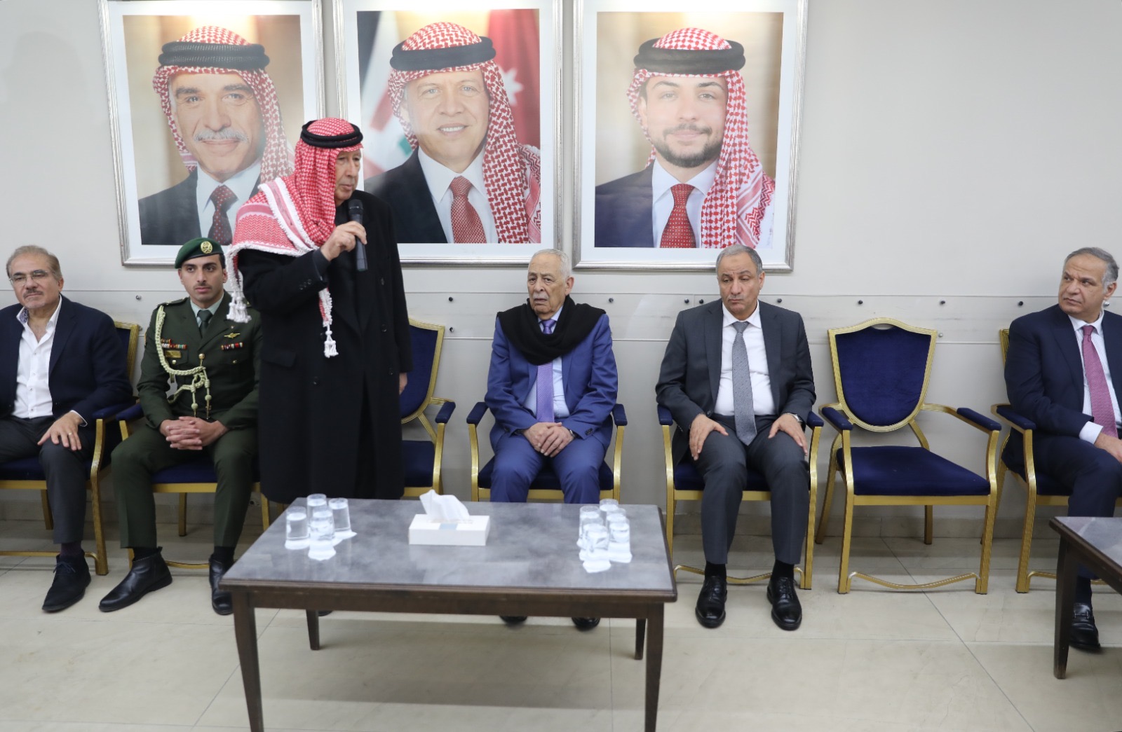 *مندوبا عن الملك وولي العهد. العيسوي يعزي عشيرتي النوايسة والطراونة*