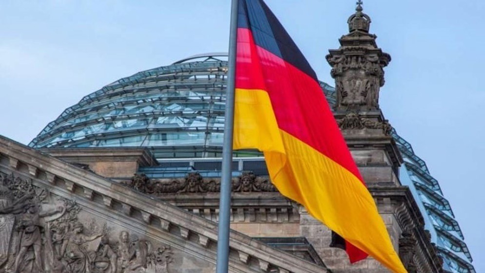 صورة حول : وزير الدفاع الألماني يدعو أوروبا للثقة في التعامل مع واشنطن وزير الدفاع الألماني يدعو أوروبا للثقة في التعامل مع واشنطن