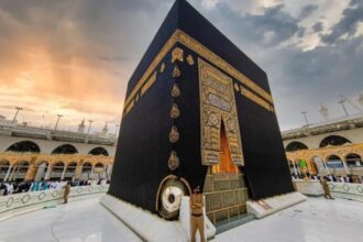 مصر تفكك شبكة شركات وهمية للنصب على المواطنين في رحلات الحج والعمرة