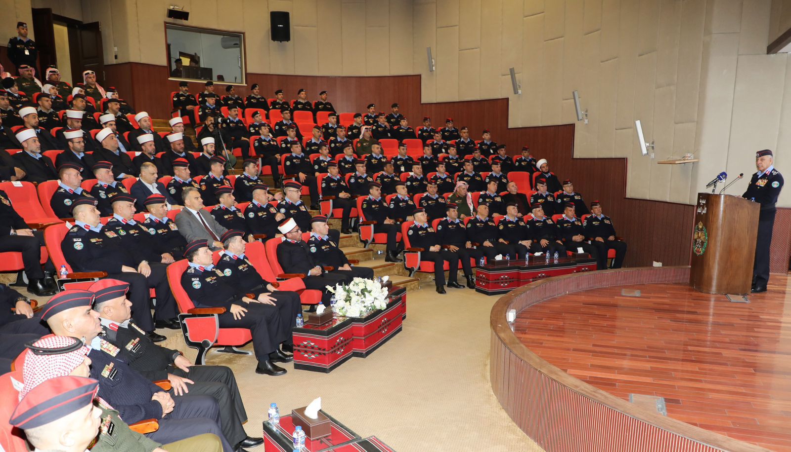 صورة حول : اللواء المعايطة يرعى احتفال مديرية الأمن العام بذكرى الإسراء والمعراج الشريفين اللواء المعايطة يرعى احتفال مديرية الأمن العام بذكرى الإسراء والمعراج الشريفين