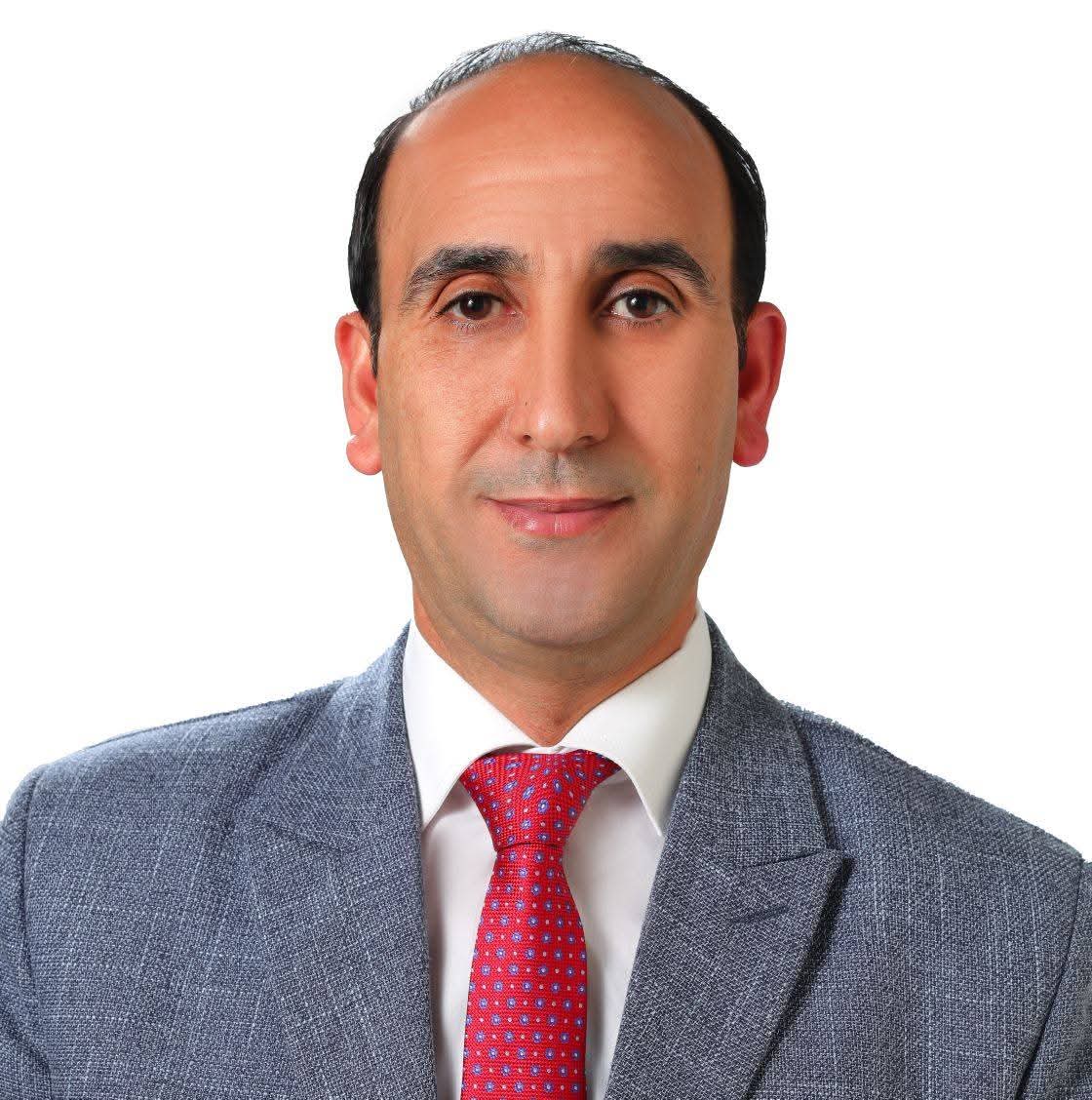 صورة حول : على طاولة رئيس الحكومة: تطوير القطاع العام بين الكفاءة والاستحقاق على طاولة رئيس الحكومة: تطوير القطاع العام بين الكفاءة والاستحقاق