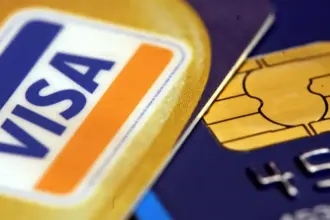 بلومبرغ: البيت الأبيض يخطط لخفض فوائد البطاقات