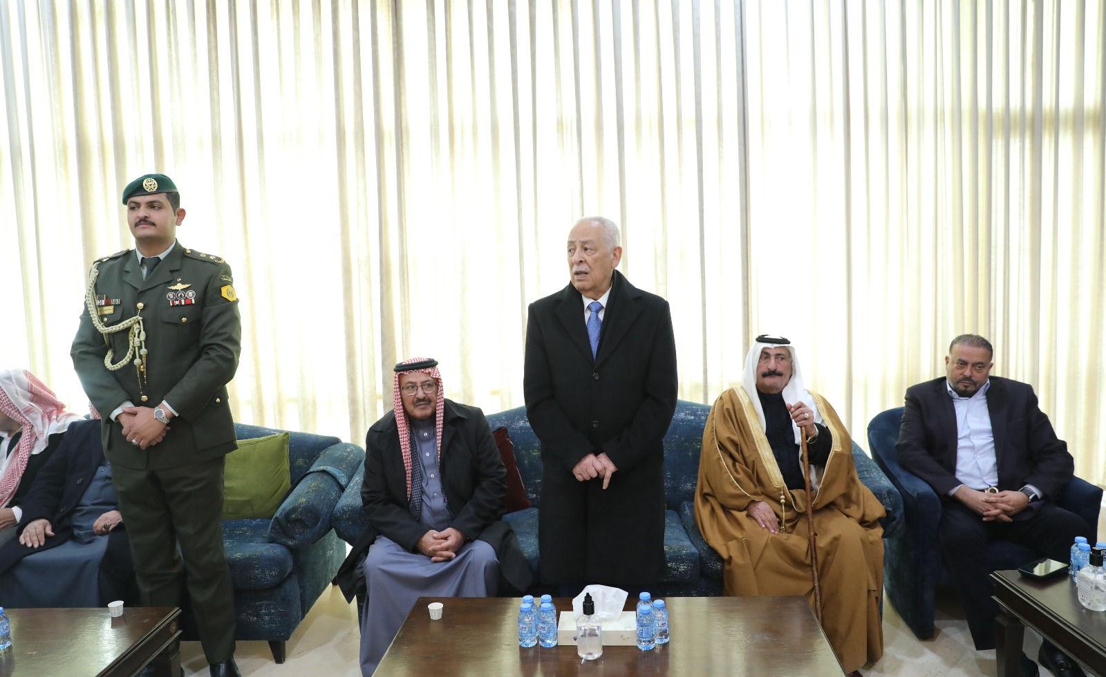 صورة حول : مندوبا عن الملك وولي العهد… العيسوي يعزي عشائر القطارنة وزوغانه وأبوحمور والطوال مندوبا عن الملك وولي العهد… العيسوي يعزي عشائر القطارنة وزوغانه وأبوحمور والطوال