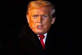 ترامب يصل دافوس بعد تأخير بسبب عطل طائرته