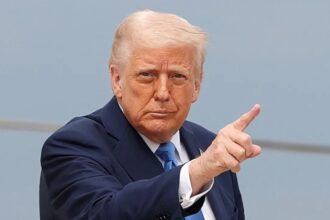 ترامب يوجّه تحذيرات دولية بعد عملية فنزويلا… من غرينلاند إلى كوبا