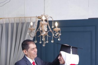 المهندسة اسماء المحارمة تناقش مشروع تخرجها