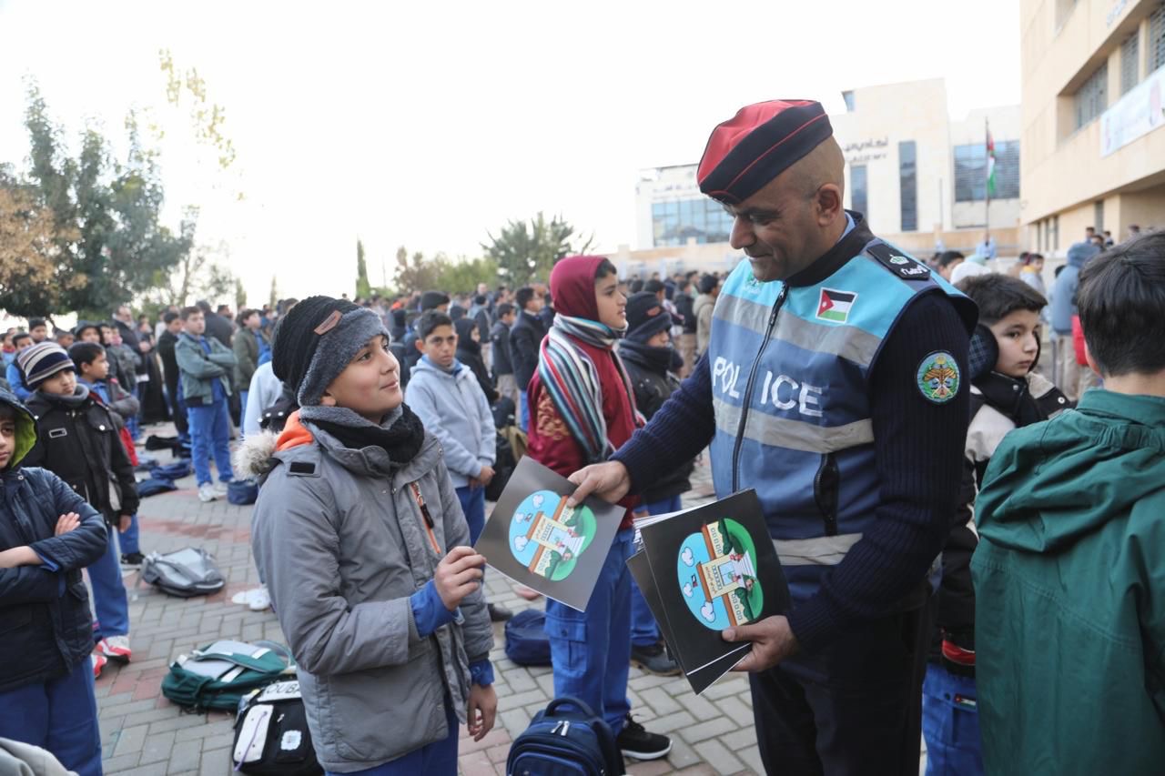 الأمن العام ينفّذ حملة توعوية شاملة لتعزيز مفاهيم السلامة العامة في مدارس المملكة مع بدء الفصل الدراسي