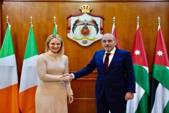 الصفدي يجري مباحثات مع وزيرة خارجية إيرلندا