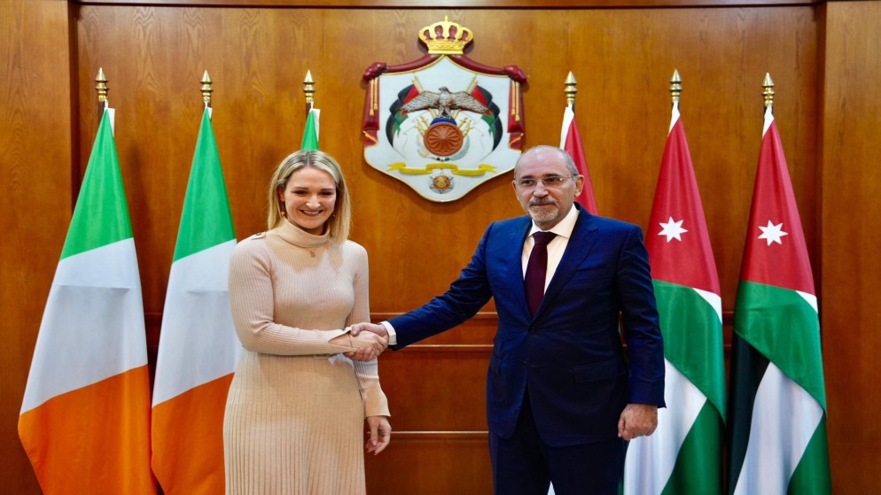 الصفدي يجري مباحثات مع وزيرة خارجية إيرلندا