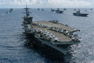 الولايات المتحدة تعلن عن وصول مجموعة هجومية إلى الشرق الأوسط