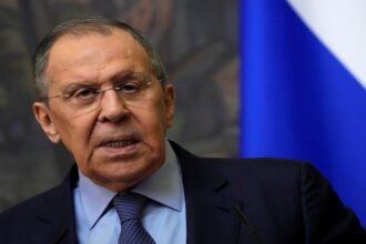 لافروف: لا سبب لوقف الأنشطة التجارية مع إيران