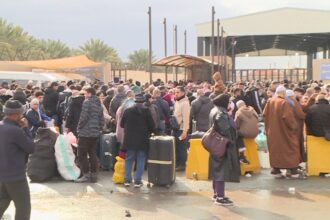 تأخر حركة المسافرين على جسر الملك حسين مع عودة المعتمرين