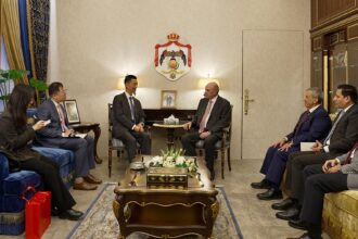 عاجل | الفايز يلتقي السفير الصيني لتعزيز العلاقات الثنائية