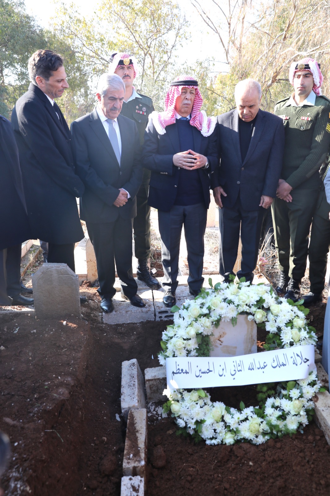 مندوباً عن الملك وولي العهد … العيسوي يشارك في تشييع جثمان العين والوزير الأسبق صالح إرشيدات