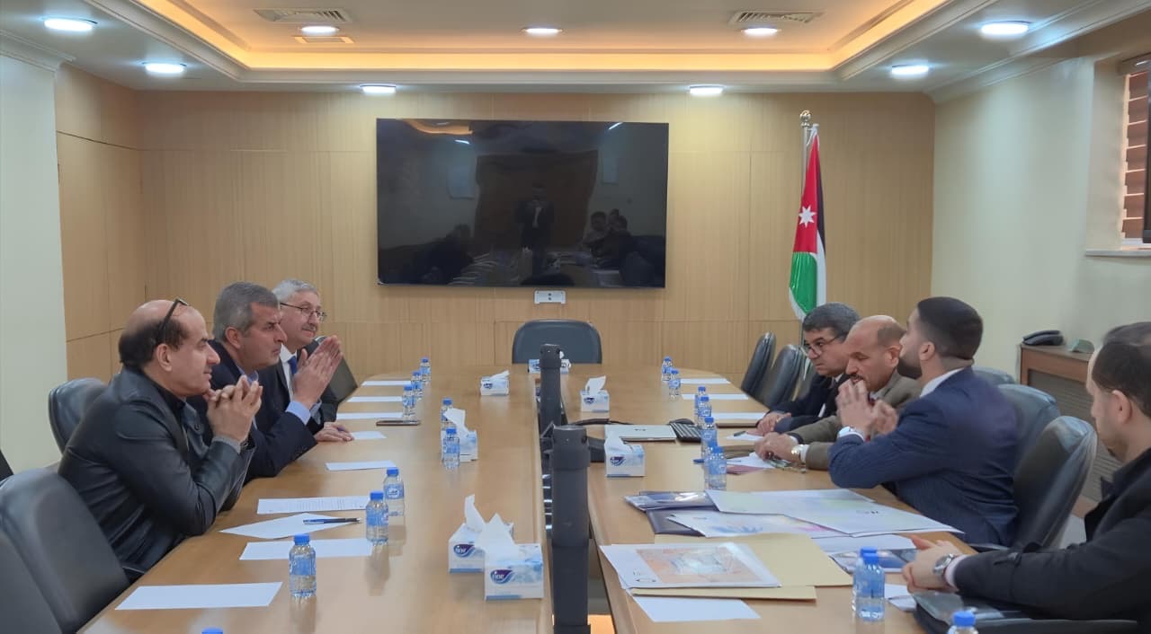 صورة حول : برعاية الخرابشة إطلاق مسار التحول الأخضر بين مجموعة مصانع شركتي خيرات الشمال ودجاج الخير وقوة الصناعة لحلول الطاقة برعاية الخرابشة إطلاق مسار التحول الأخضر بين مجموعة مصانع شركتي خيرات الشمال ودجاج الخير وقوة الصناعة لحلول الطاقة