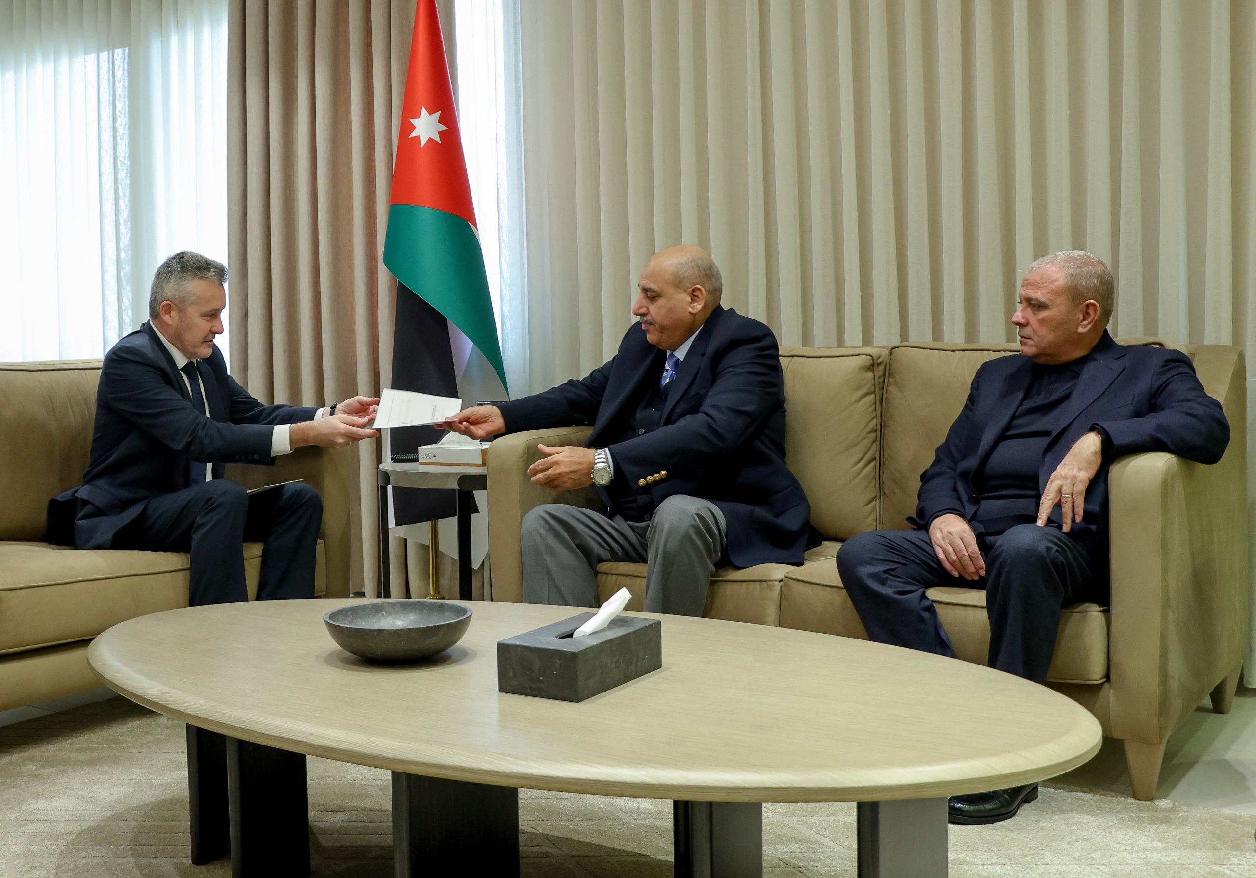 القاضي يلتقي السفير الهنغاري