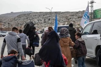 أكثر من نصف مليون سوري يعودون من لبنان في 2025