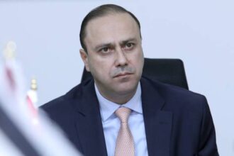 المومني ينعى عازر