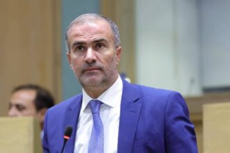 النائب أية الله فريحات ينتقد مغادرة حسان ويحمّل الحكومة مسؤولية الأضرار