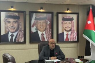 وزير المياه يشدد على تحسين الخدمات والتواصل مع المواطنين