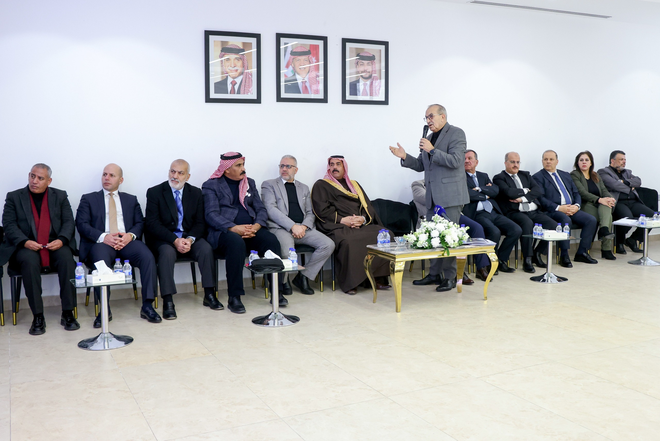 الخدمات العامة والنقل النيابية " تطلع على خطط واستراتيجيات وزارة الأشغال