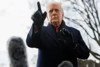 تصعيد أمريكي محتمل.. ترامب يدرس ضرب إيران