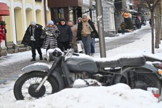 1700 مبنى في كييف بلا تدفئة بعد هجوم روسي على قطاع الطاقة