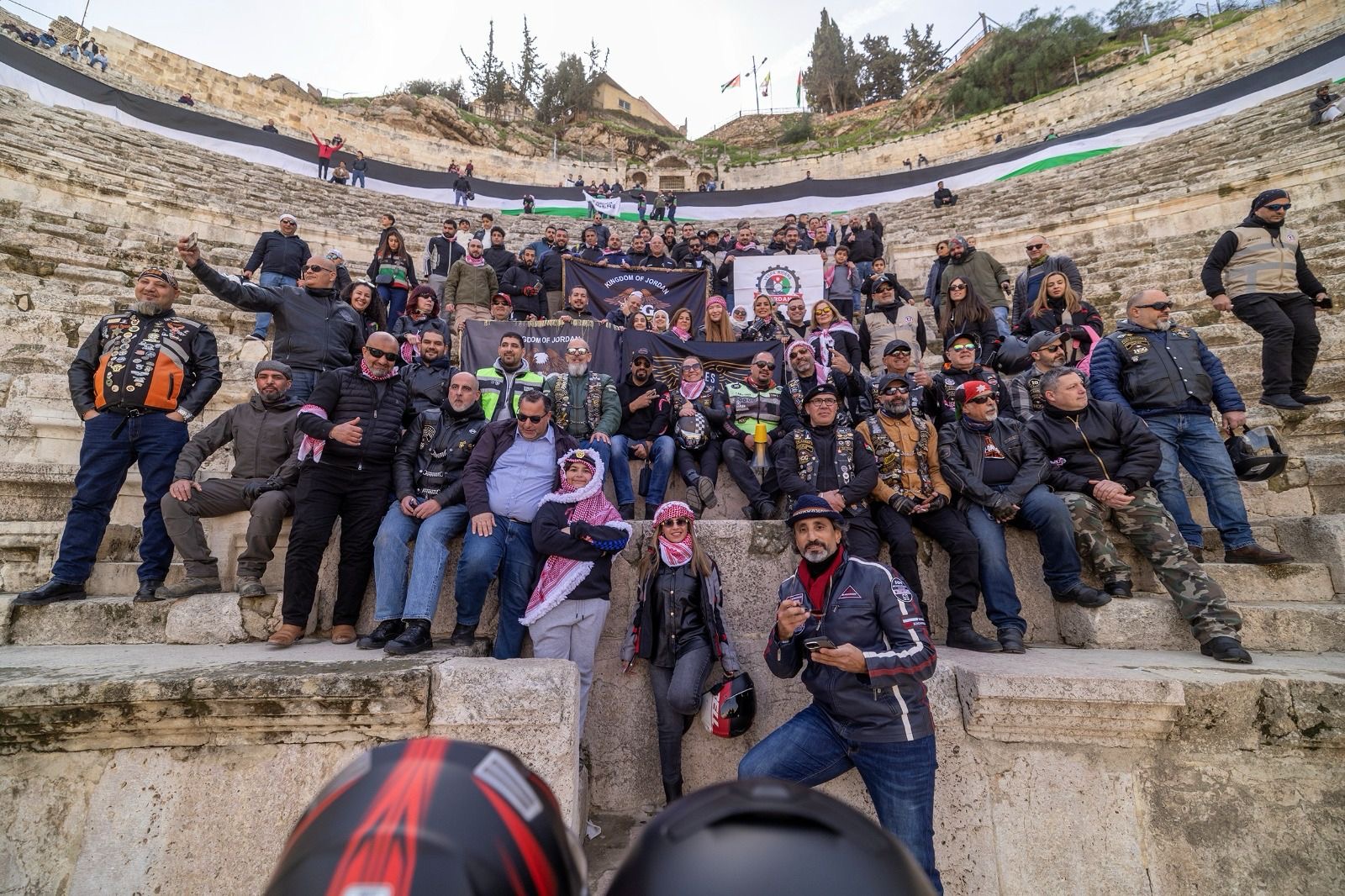 (بالفيديو) مسيرة ضخمة انطلقت من الشركة وجابت شوارع عمّان.. زين تحتفي بالعيد الرابع والستين لميلاد جلالة الملك