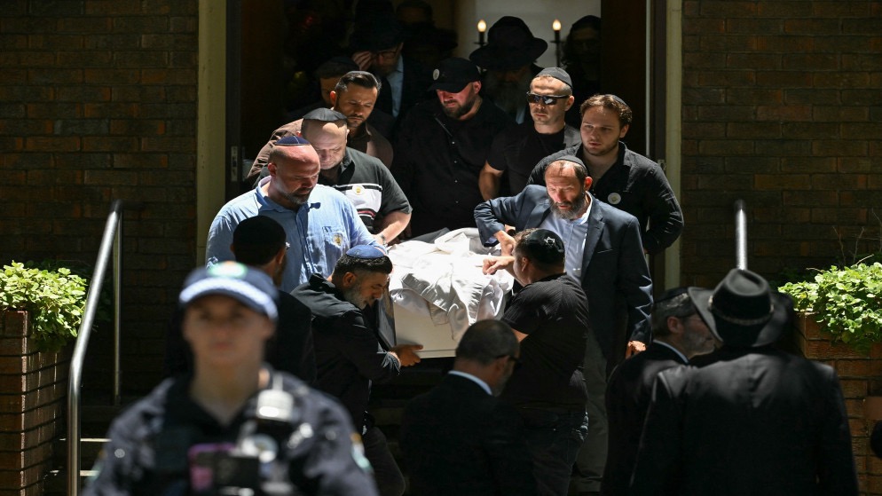 صورة حول : مقتل 15 شخصاً في شاطئ بونداي.. وأستراليا تشكّل لجنة تحقيق فدرالية مقتل 15 شخصاً في شاطئ بونداي.. وأستراليا تشكّل لجنة تحقيق فدرالية