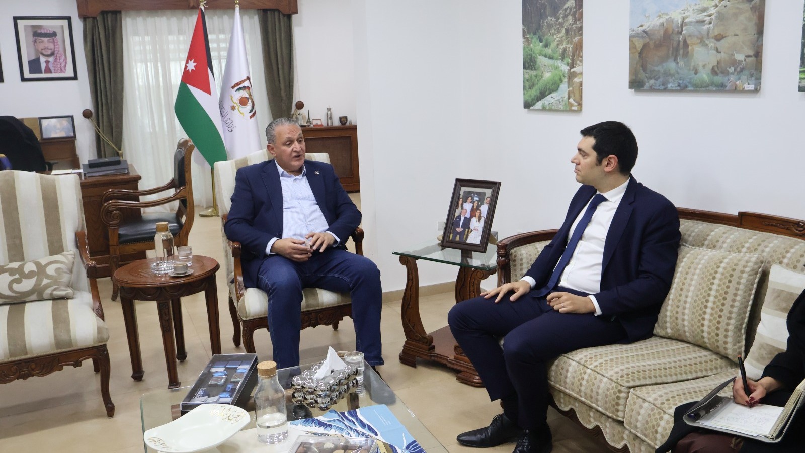 "البيئة" تبحث و "اورنج الاردن" دعم حملات الحد من الإلقاء العشوائي للنفايات