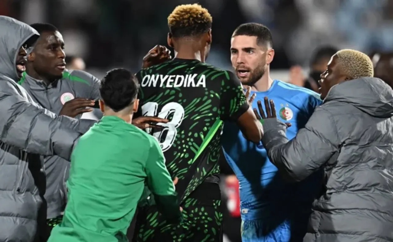 عقوبات وغرامات مالية على منتخب الجزائر بعد مباراة نيجيريا