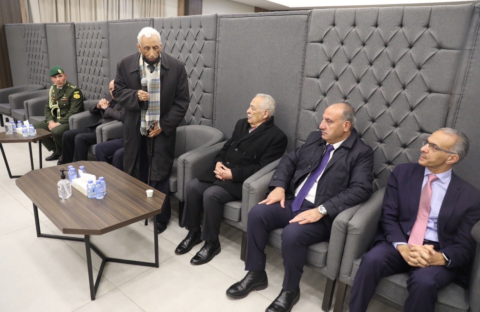 *مندوبا عن الملك وولي العهد… العيسوي يعزي عشائر الغنانيم والشوابكة والزناتية والنجداوي*