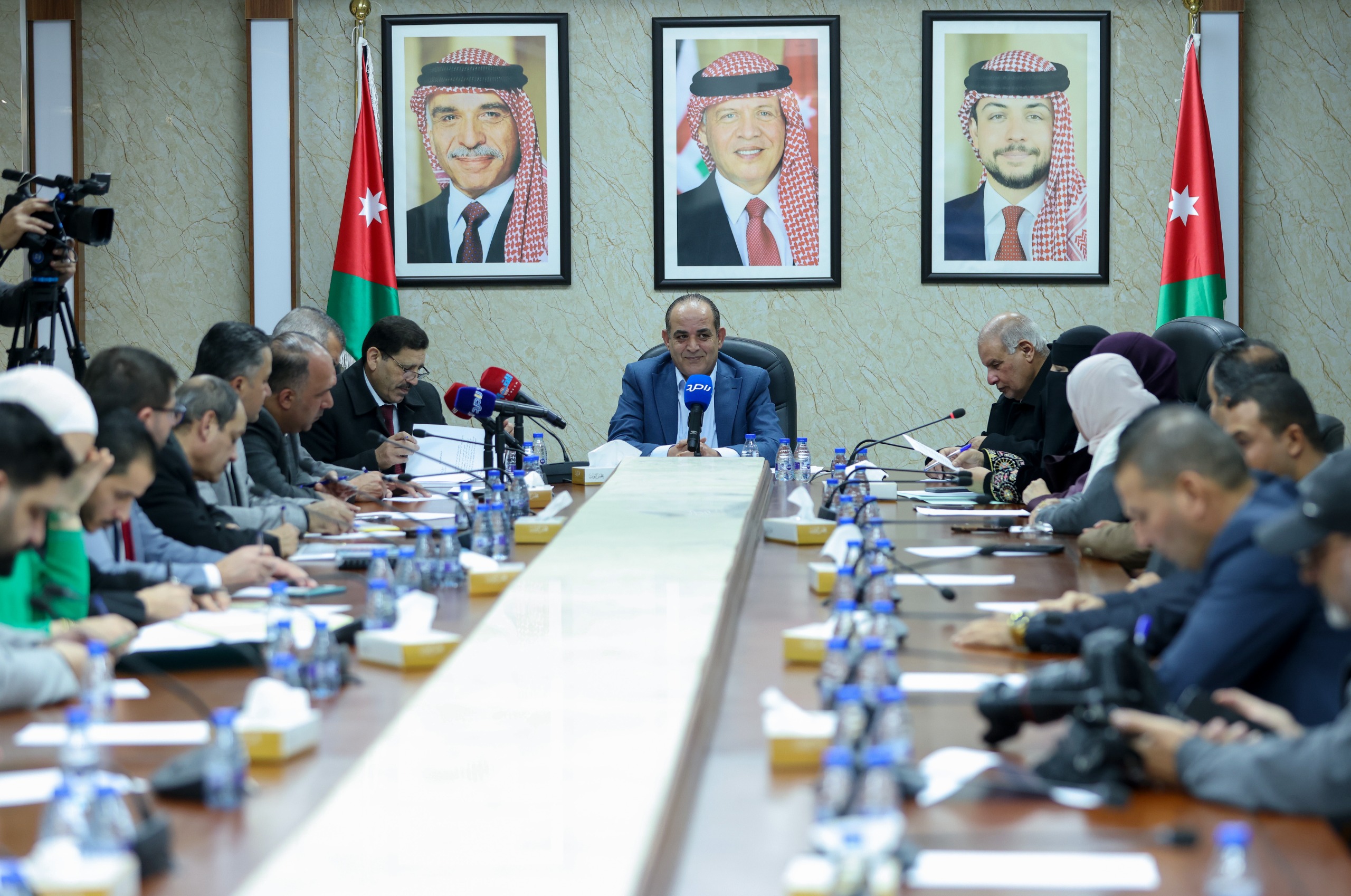 صورة حول : "البادية النيابية" تناقش سبل تعزيز قطاعي الطاقة والثروة المعدنية في المناطق النائية "البادية النيابية" تناقش سبل تعزيز قطاعي الطاقة والثروة المعدنية في المناطق النائية