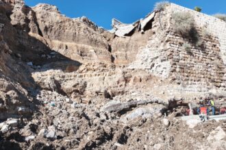 نقابة المهندسين تحدد أسباب انهيار جزء من سور الكرك التاريخي