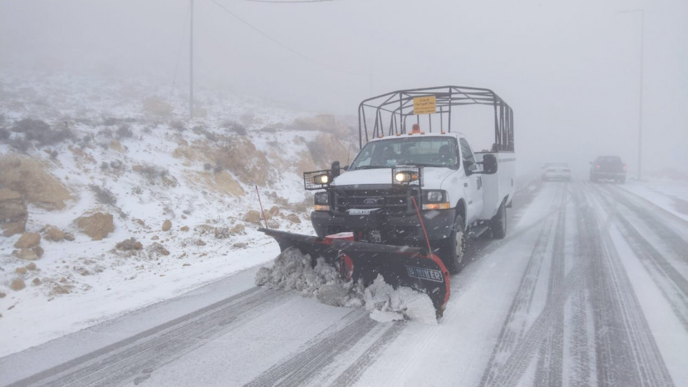 عاجل | ثلوج على قمم الطفيلة وتحذيرات من الانجماد مع تعمّق المنخفض الجوي