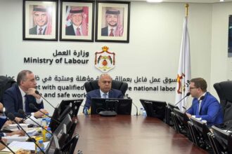عاجل | وزارة العمل تبحث فرص توظيف الممرضين الأردنيين في إيطاليا