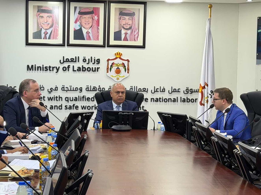 عاجل | وزارة العمل تبحث فرص توظيف الممرضين الأردنيين في إيطاليا