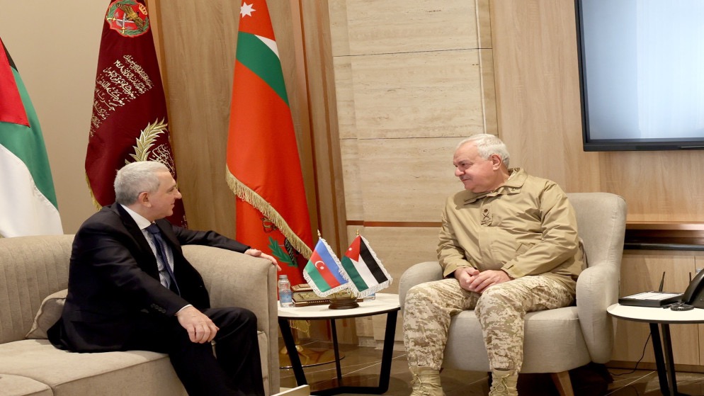 الحنيطي يستقبل السفير الأذري لتعزيز التعاون الدفاعي