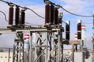 مشاريع كهربائية وفلس الريف يدعم الأسر والمزارع