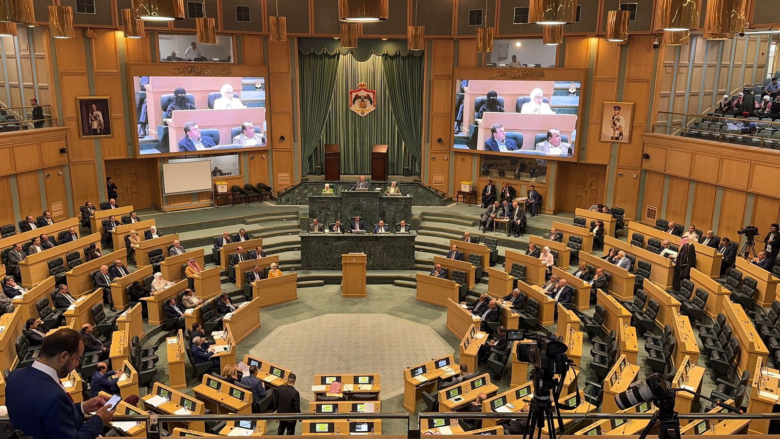 عاجل | نواب ينتقدون تقاعد موظفي أمانة عمان المبكر