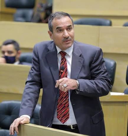 النسور ينتقد نوابًا تحت القبة ويتحدث عن فواتير الكهرباء